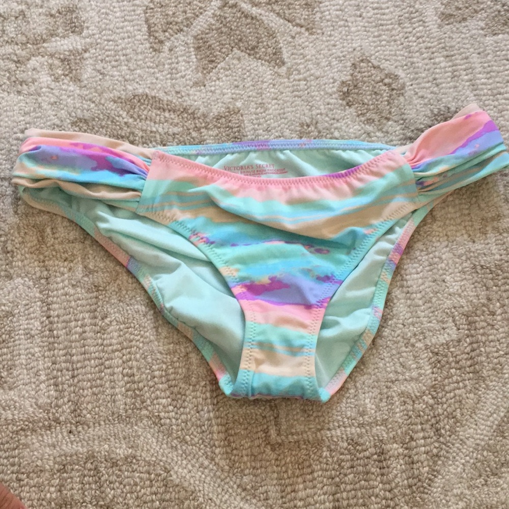 NWOT Victoria’s Secret Ruched-sides Bikini Bottom